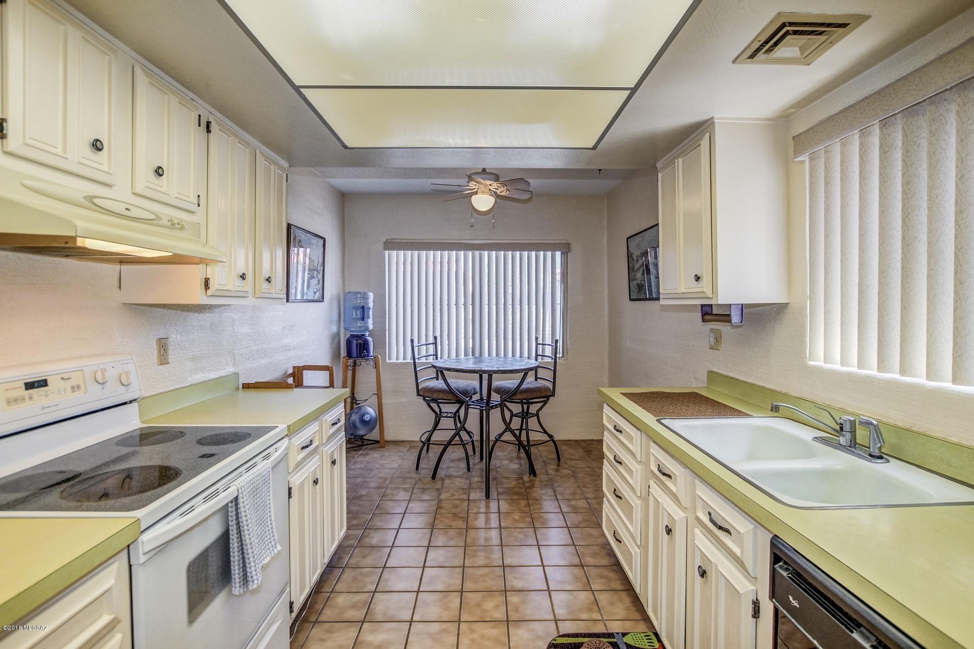 Tucson Prince Townhouses - Residential