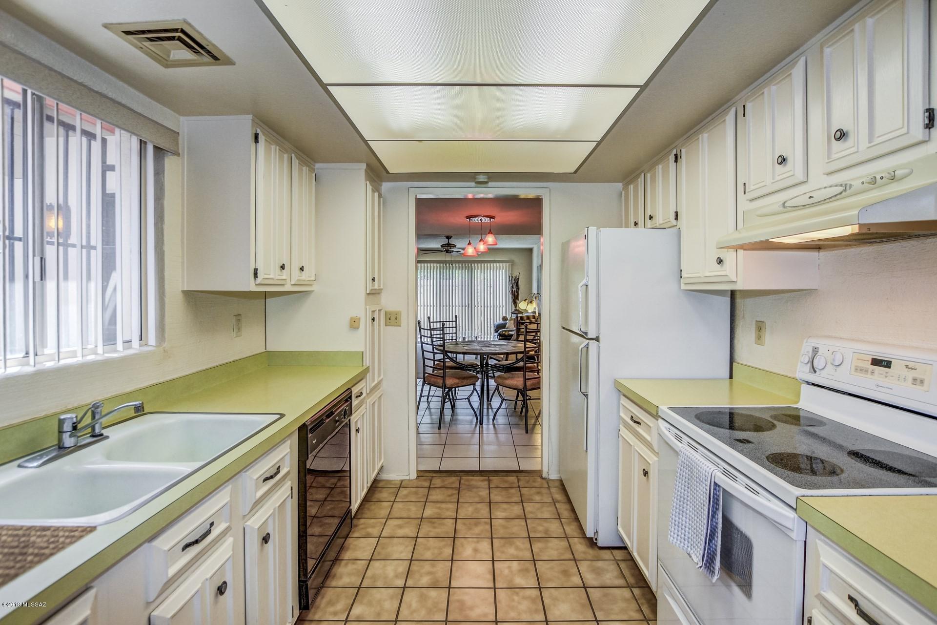 Tucson Prince Townhouses - Residential