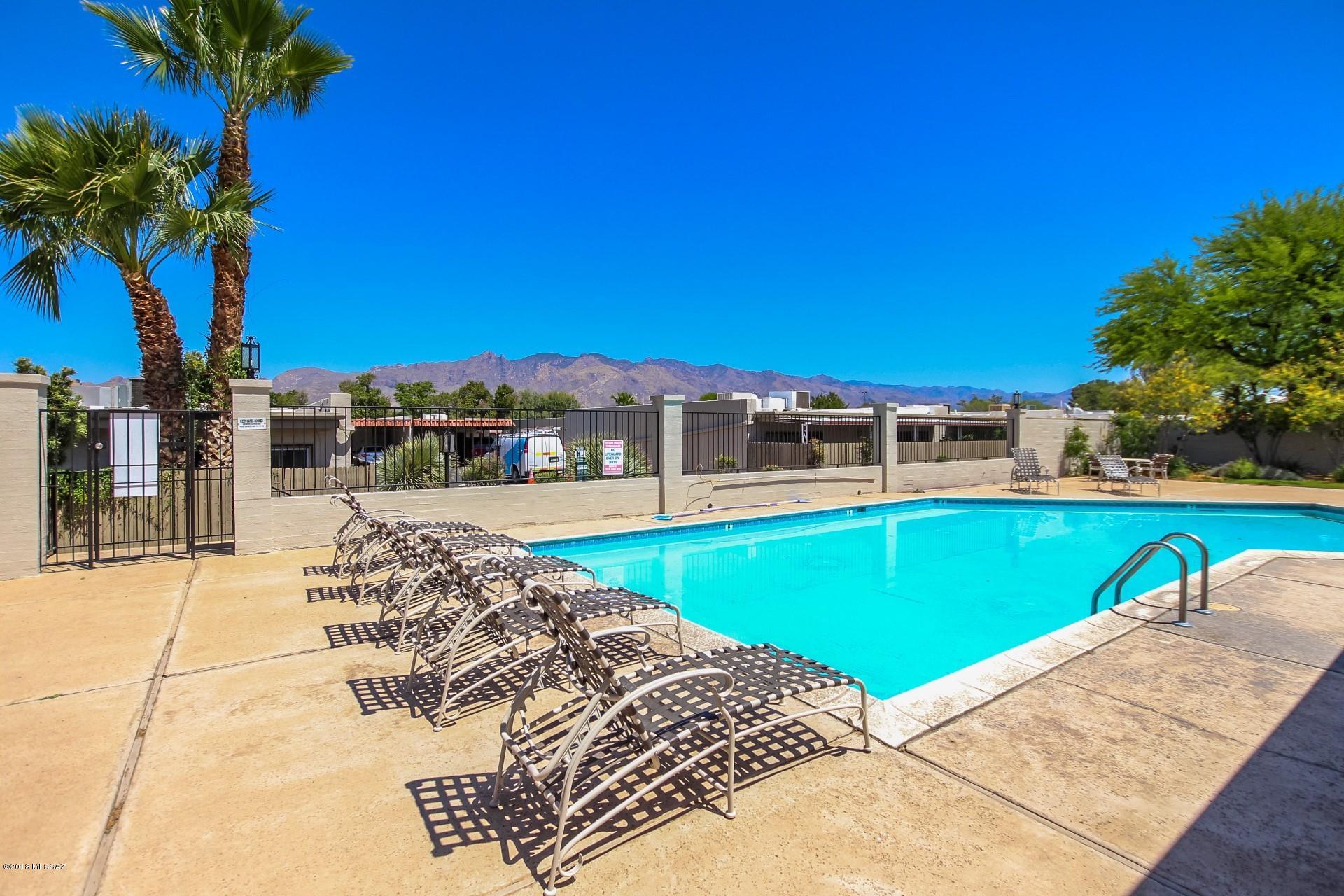 Tucson Prince Townhouses - Residential