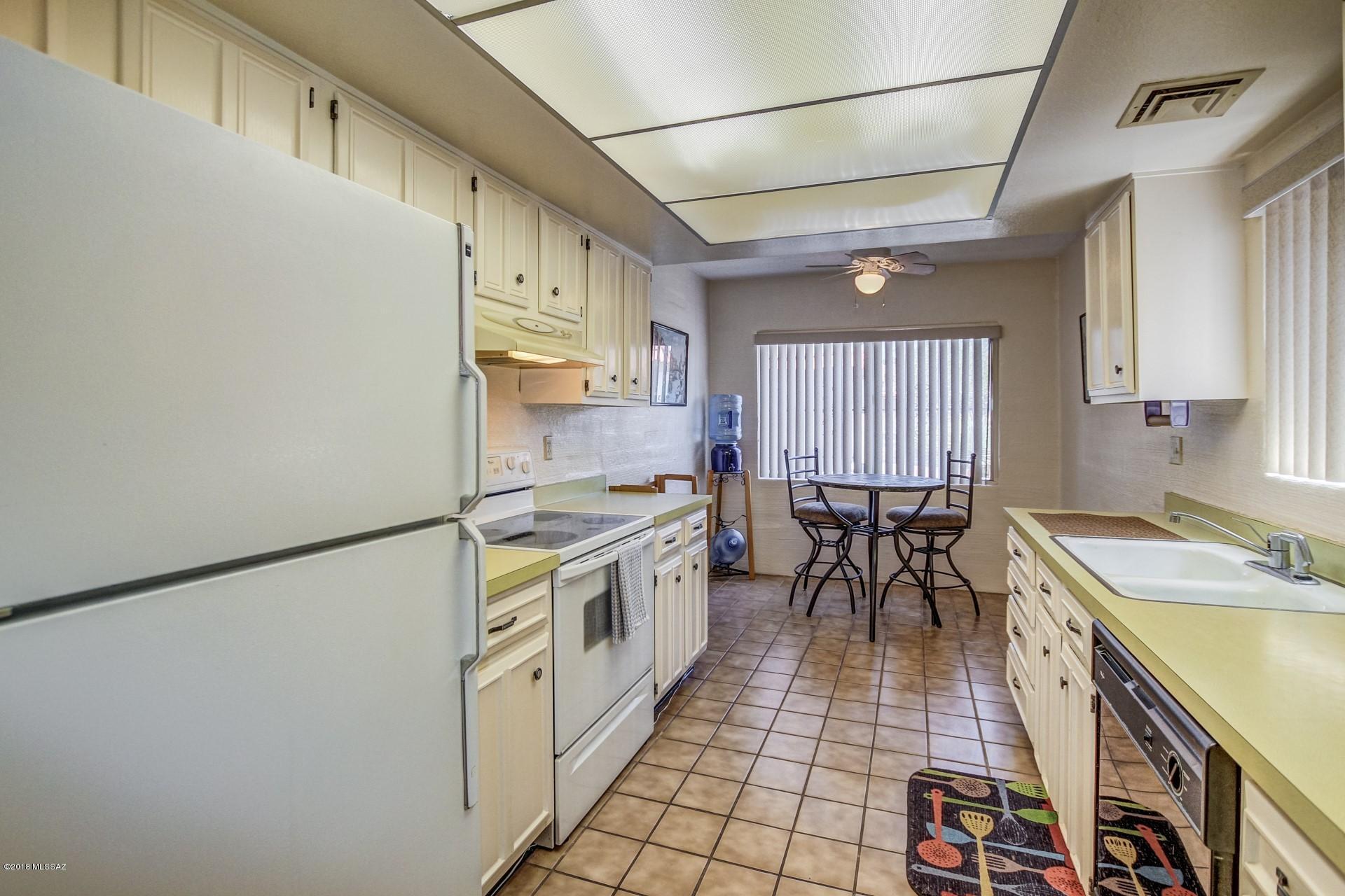 Tucson Prince Townhouses - Residential