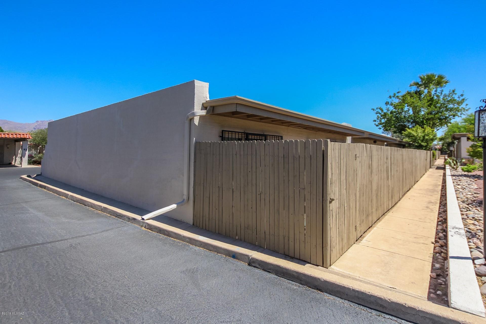 Tucson Prince Townhouses - Residential