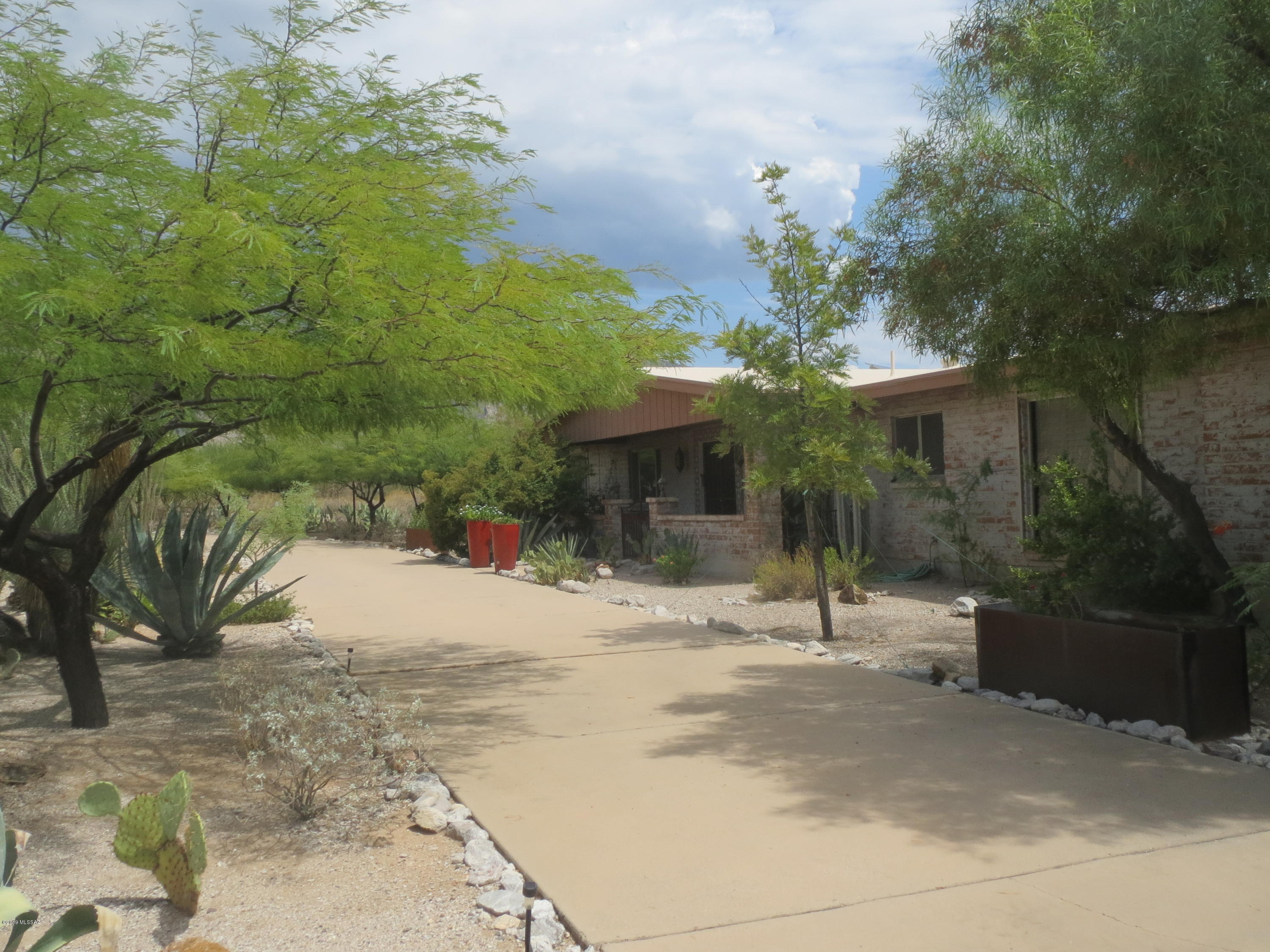Skyline Bel Air Estates (299-333 & 347-357) - Residential Lease