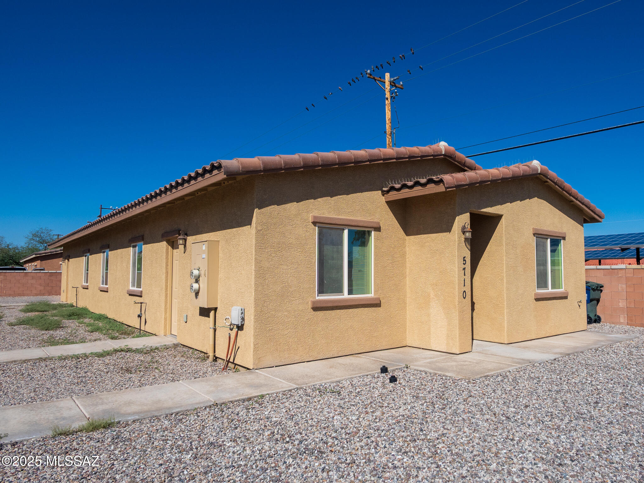 Text for a Walkthrough Video/more info. Newer 2021 Construction 2 Bedroom/1 Bathroom 1100sf Duplex Unit on Tucson's Southside. Amenities include; Granite Countertops, Stainless Appliances, + Modern White Cabinets in the Kitchen, Ceramic Tile Flooring throughout, Laundry Hookups inside the closet, Central Air Conditioning. Located near easy I-10/I-19 Freeway Access + Elementary School across the street. 1yr minimum Lease. Costs are; Non-refundable $50/adult Application, $1375 Security Deposit, $150/pet with approved pet, $300 cleaning. Tenant pays Electric Only. Available immediately.