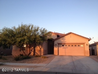 Gorgeous home located in ideal cul-de-sac. Features 3 bedrooms, 2.5 bath, split bedroom plan, tile floors, new stainless steel appliances, great room opens to kitchen and warm fireplace and separate living room.  Master bedroom features cozy fireplace  and  large bath with walk in closet.  Large backyard with easy care!
Will not last long!