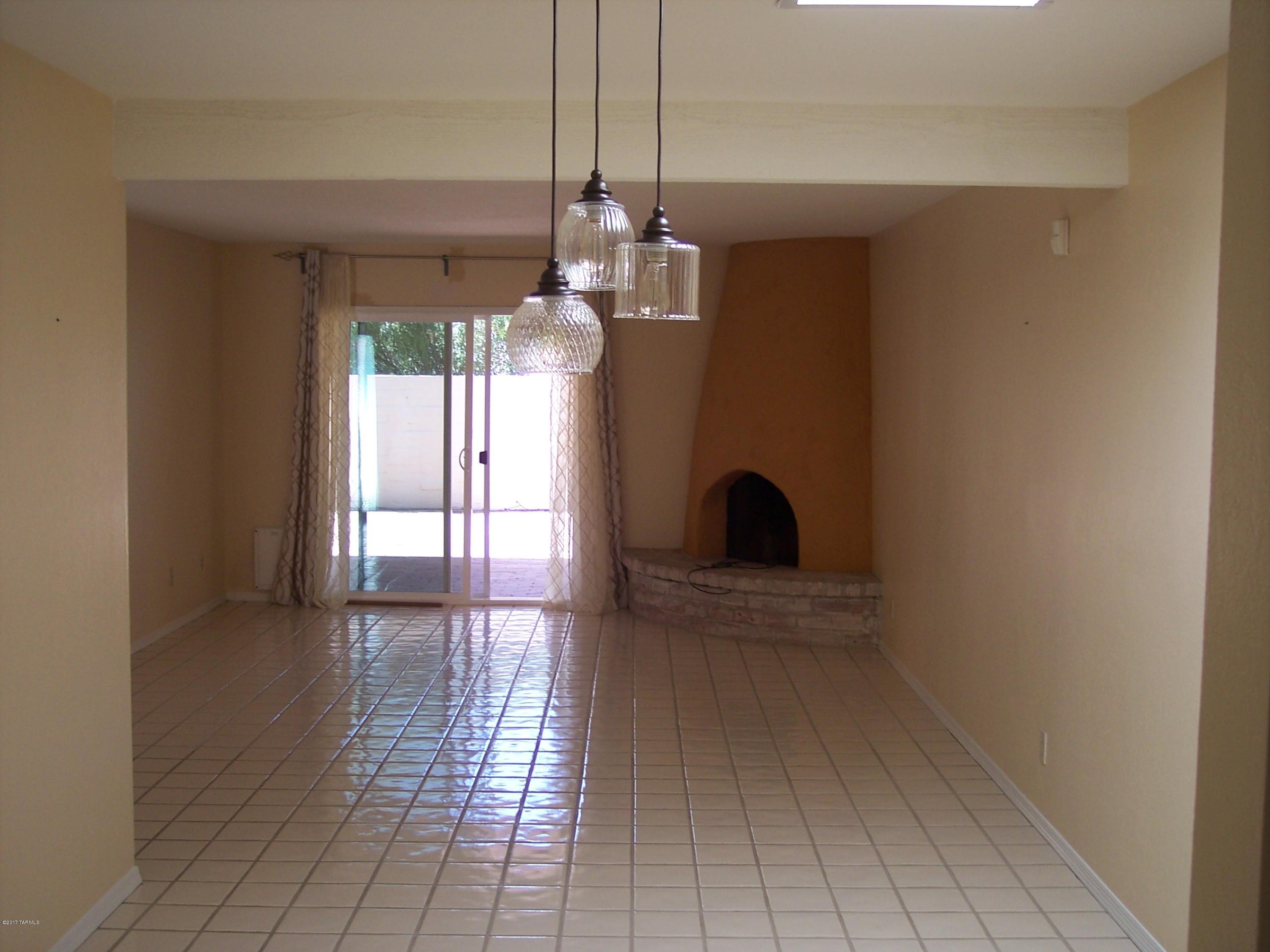 McCormick Place Twnhms Blk II (1-114) - Residential Lease