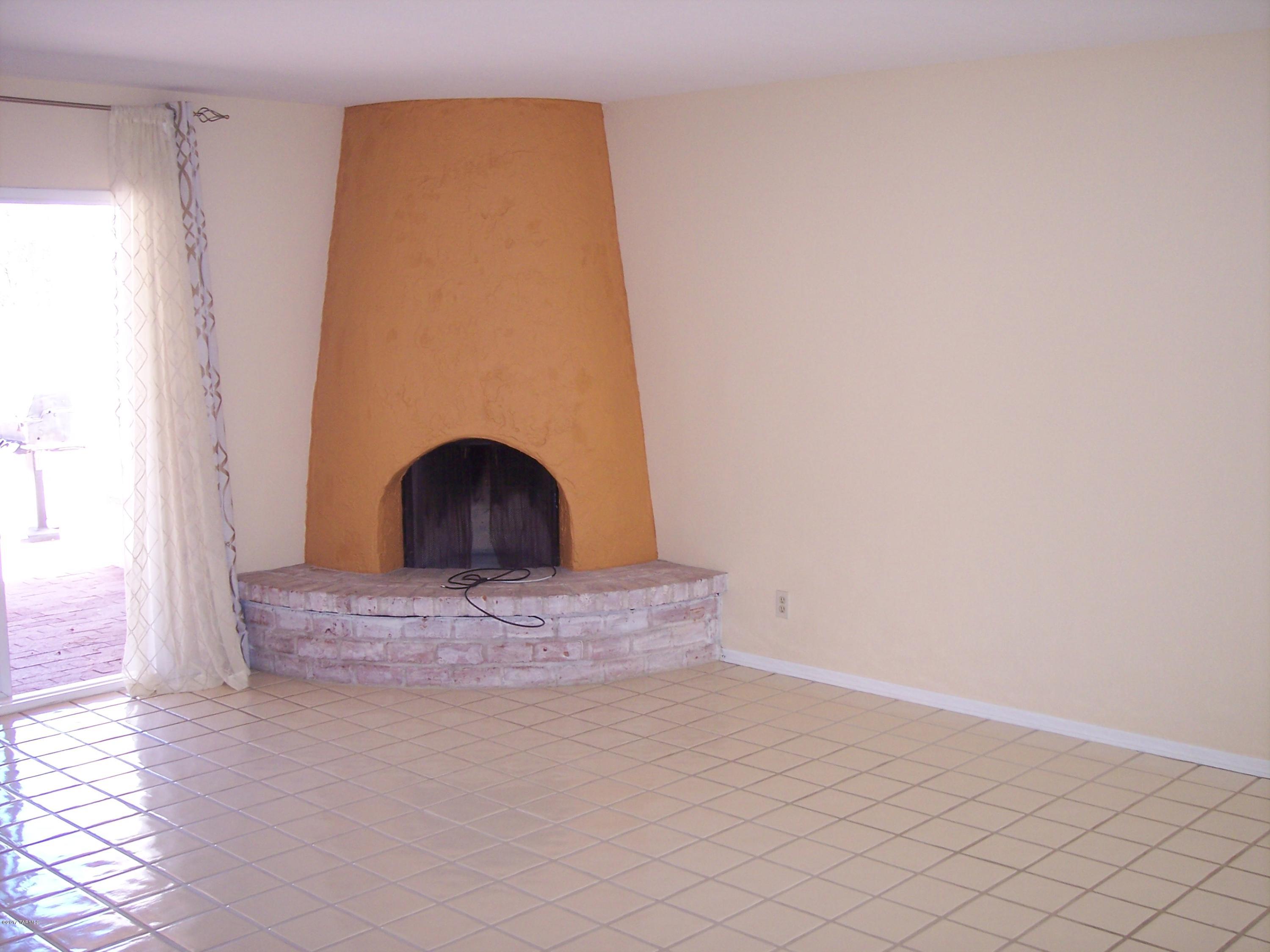 McCormick Place Twnhms Blk II (1-114) - Residential Lease