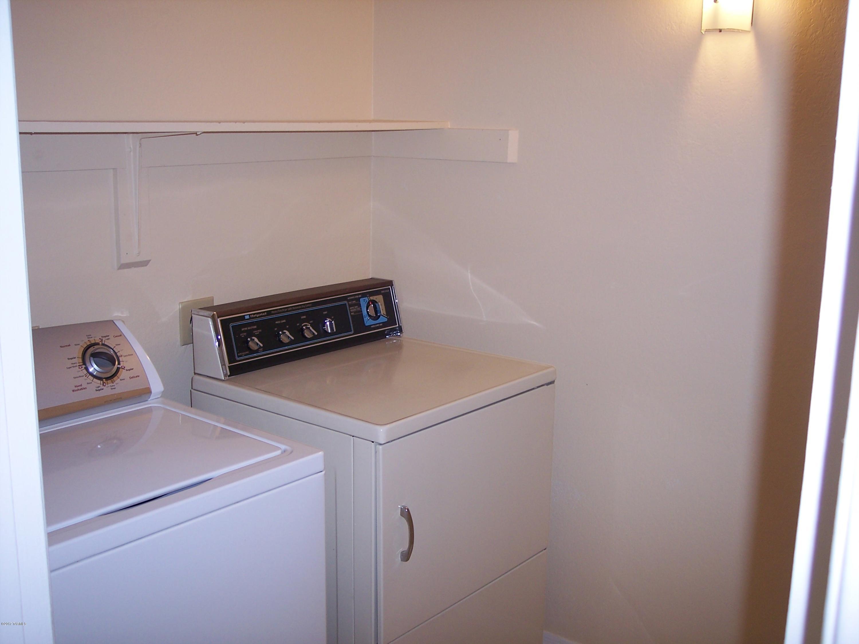 McCormick Place Twnhms Blk II (1-114) - Residential Lease