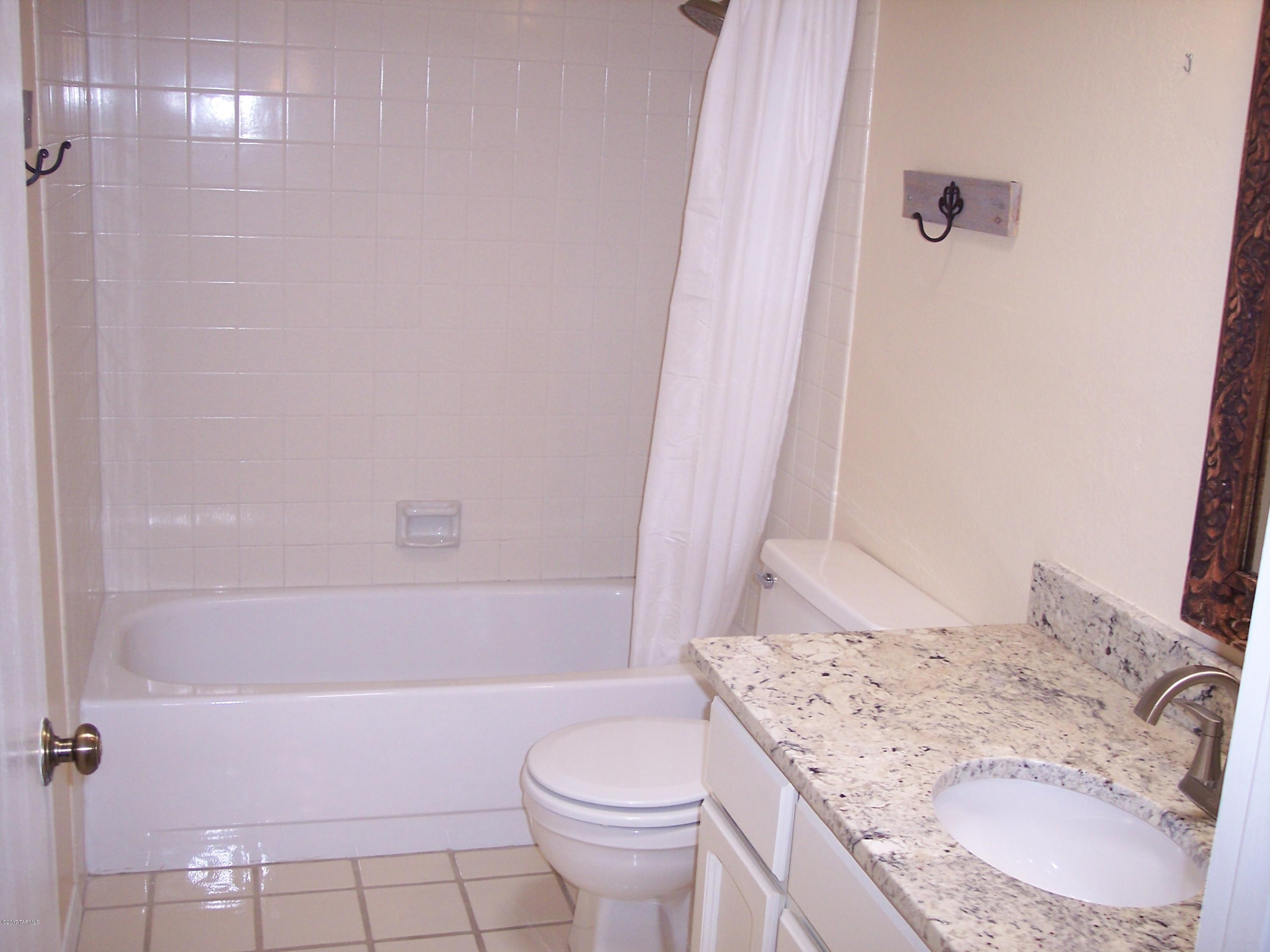 McCormick Place Twnhms Blk II (1-114) - Residential Lease