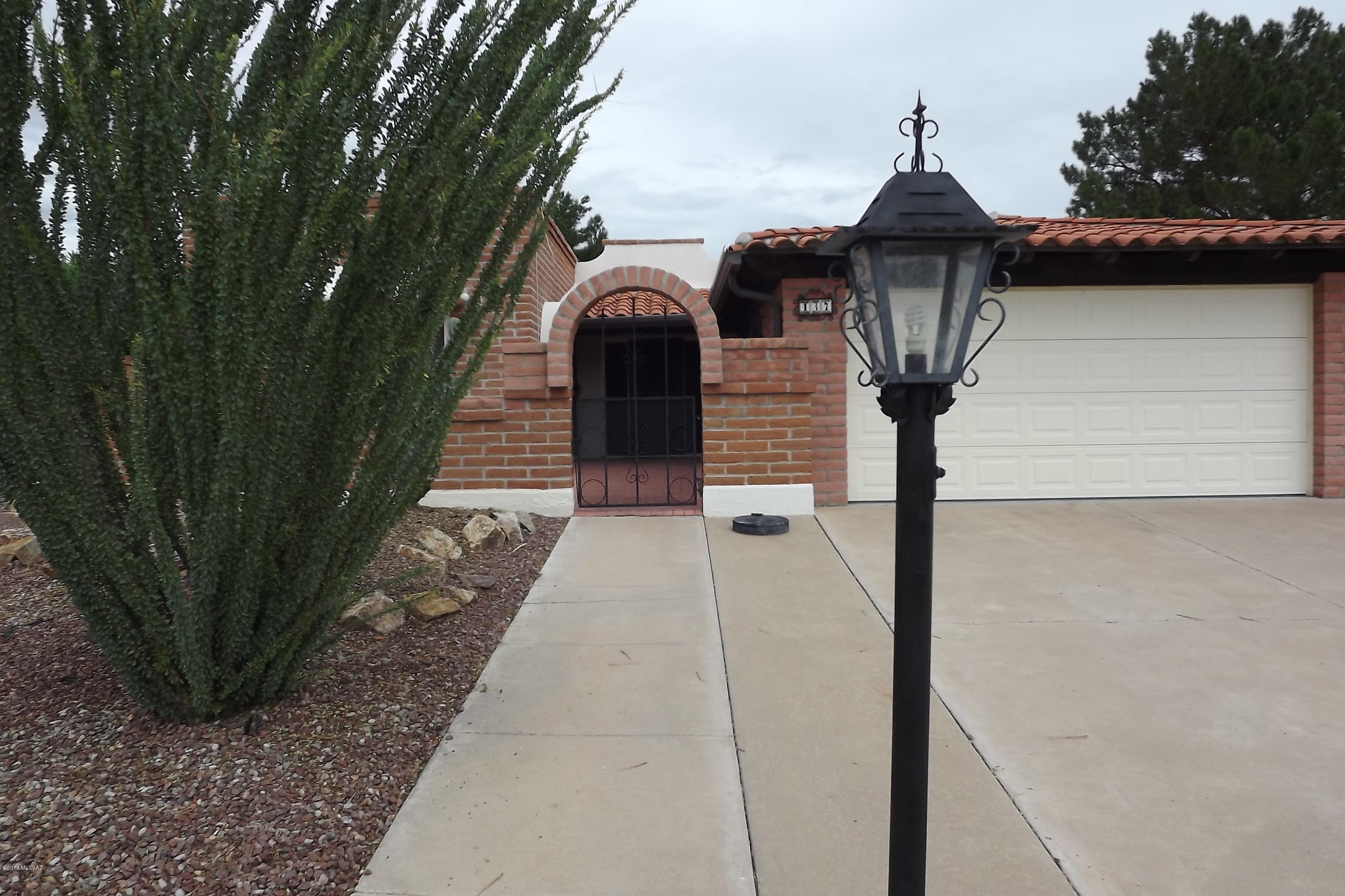 Quiet, nicely kepted home on cul de sac.  New washer, dryer, refrigerator, water heater and smoke detectors. Roof recoated June 2017. On 15th green. 10X40 Arizona room is heated and cooled. Must see. Will not last long.