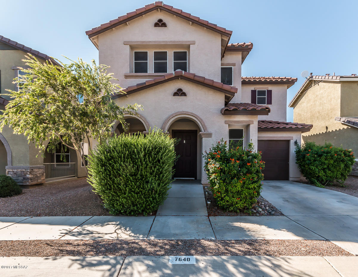 Cute and spacious east side home with 1 car garage. Large kitchen with cherry cabinets & all appliance Brand new carpet and interior paint. Move in ready! Must see!