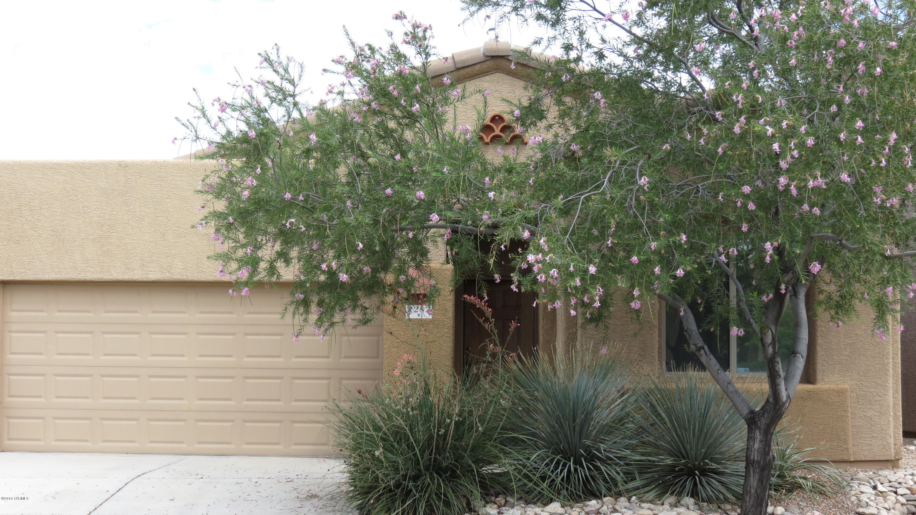 Awesome 3 bedroom 2 bath home, this home offers great room design with fireplace in family room, very spacious room, covered patio, 2 car garage, neutral colors throughout, lots of upgrades, and close to schools, shopping, parks, restaurants, and more. This home will be clean and ready 10/01/2017