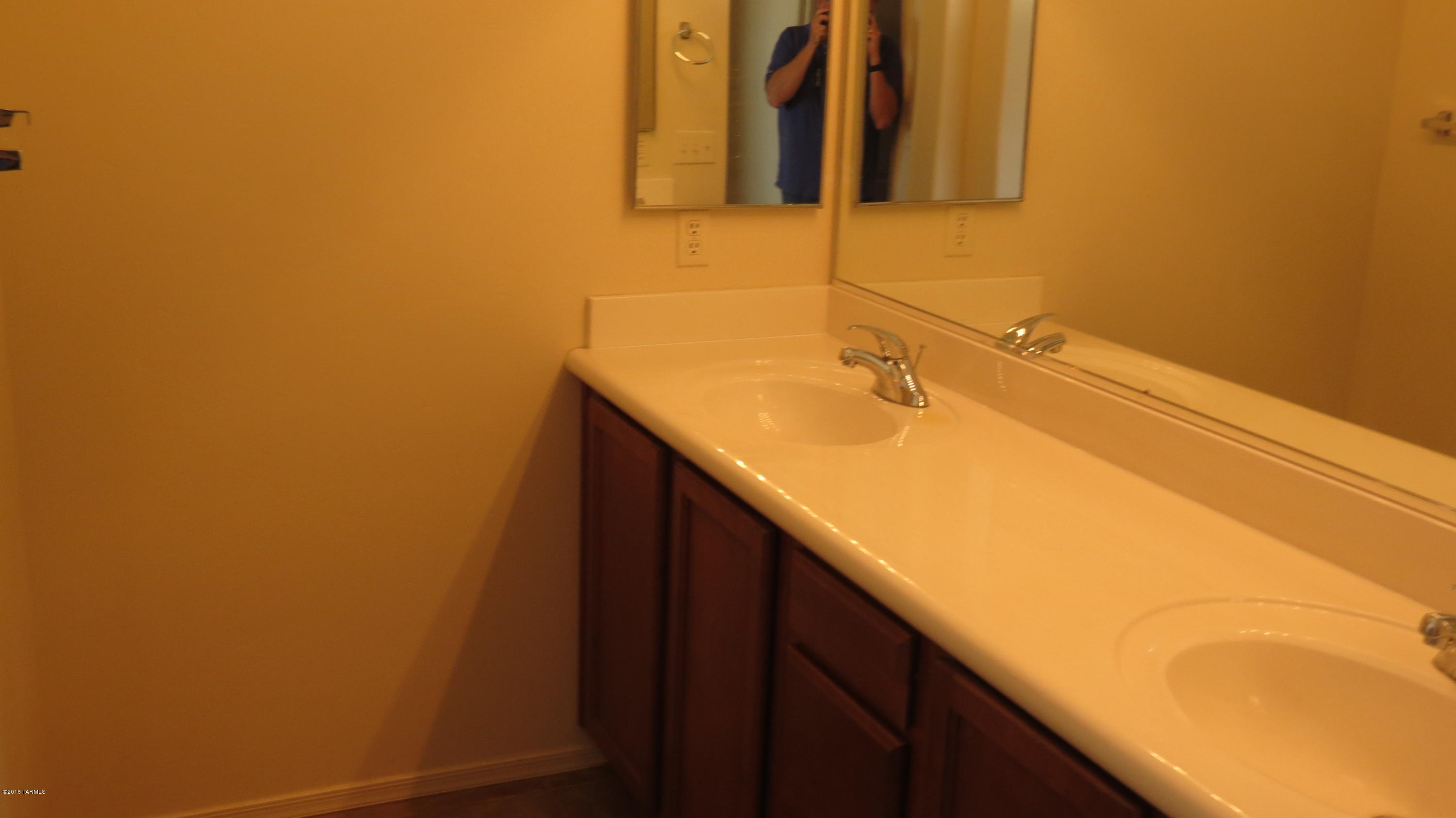 Riverside Crossing (1-133) - Residential Lease