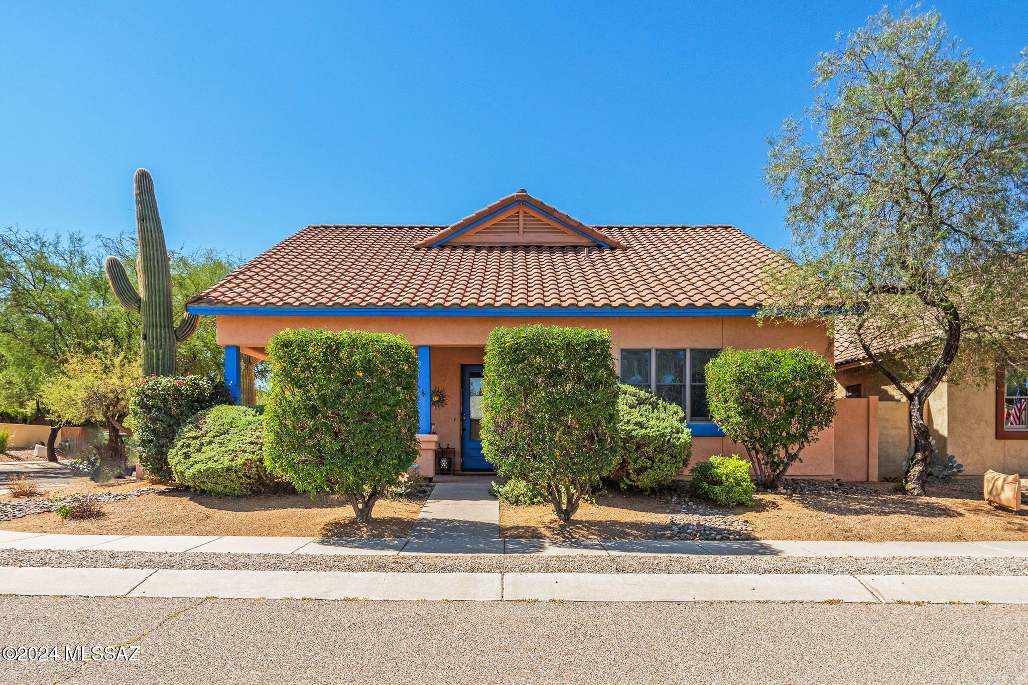 Located in the sought-after Civano community, this beautifully maintained 3-bedroom, 2- bath home offers an open floor plan, perfect for both entertaining and everyday living. The large kitchen boasts ample counter space w/all new appliances, and a breakfast bar for casual dining. The backyard is a serene retreat, featuring 3 covered patios to relax or entertain guests. With new AC, you'll stay comfortable even in the hottest months. This steel framed home includes a solar water heater and a detached 2-car garage w/plenty of storage and parking space. Enjoy fantastic amenities, including a recreation center, pool, and tennis courts, making this home not only a great living space but also part of a vibrant, active community. If you're looking for a peaceful place to call home this is it!