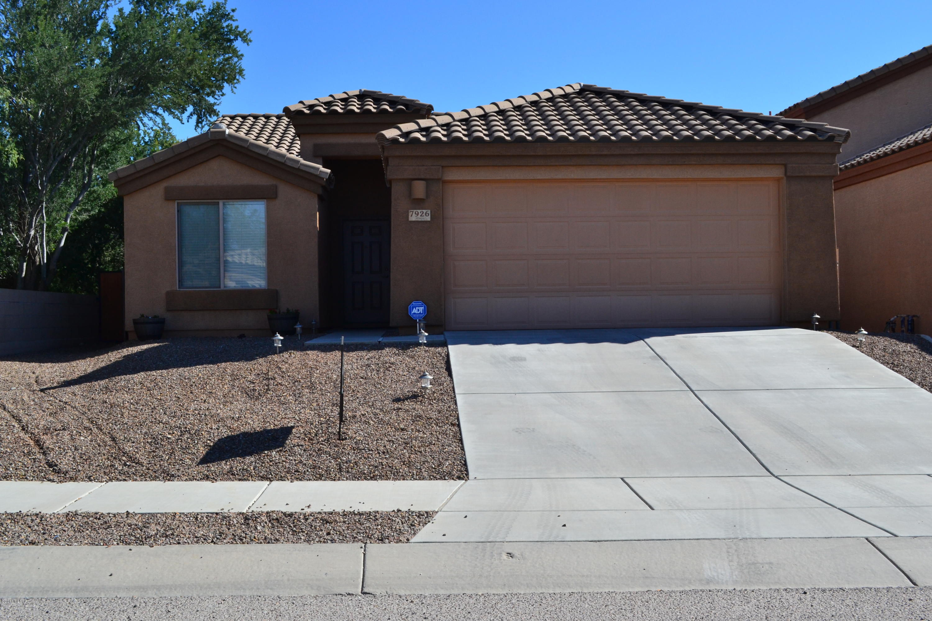Lovely 3 bedroom, 2 bath home, living room, family room and eating area, open kitchen with plenty of cabinets, large island, carpet in bedrooms and living room, den/office.  Courtesy washer and dryer, 2 car garage and enclosed large yard. This is a No Pet Home.