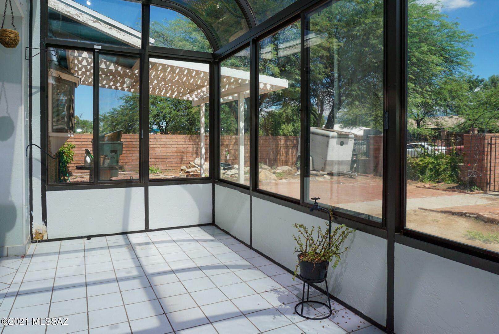 Manana Vista - Residential
