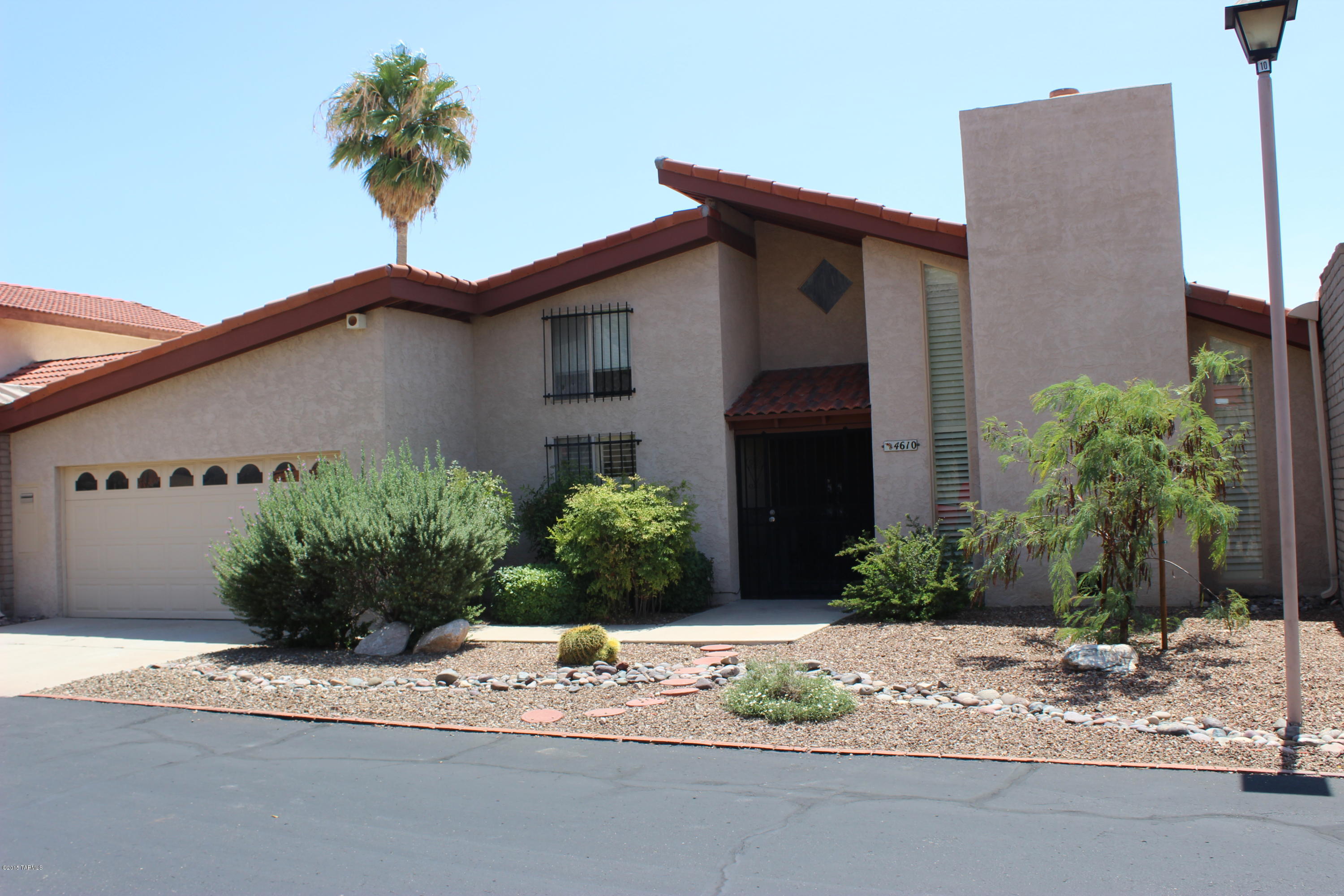 Amazing home located in the heart of the Catalina Foothills at Sunrise and Swan.   This bright 3 bedroom 2 bath home is huge at almost 2300 sqft, and features a loft area that is great for a playroom or fourth bedroom complete with a sink.  Great floorplan features a formal dining room, large living room, two indoor patios, a 2 car garage, storage, washer/dryer, and landscaped rear yard.  The oversized master suite features access to the back yard and one interior patio, dual sinks, roman tub, walk in closet with cedar finish.  Located in the desirable community Catalina  Del Rey your rent includes Basic Cable, Trash, Front Landscaping, use of two pool(one heated year round), spa, lighted tennis courts, gym, library, and playground. Dist 16 schools.