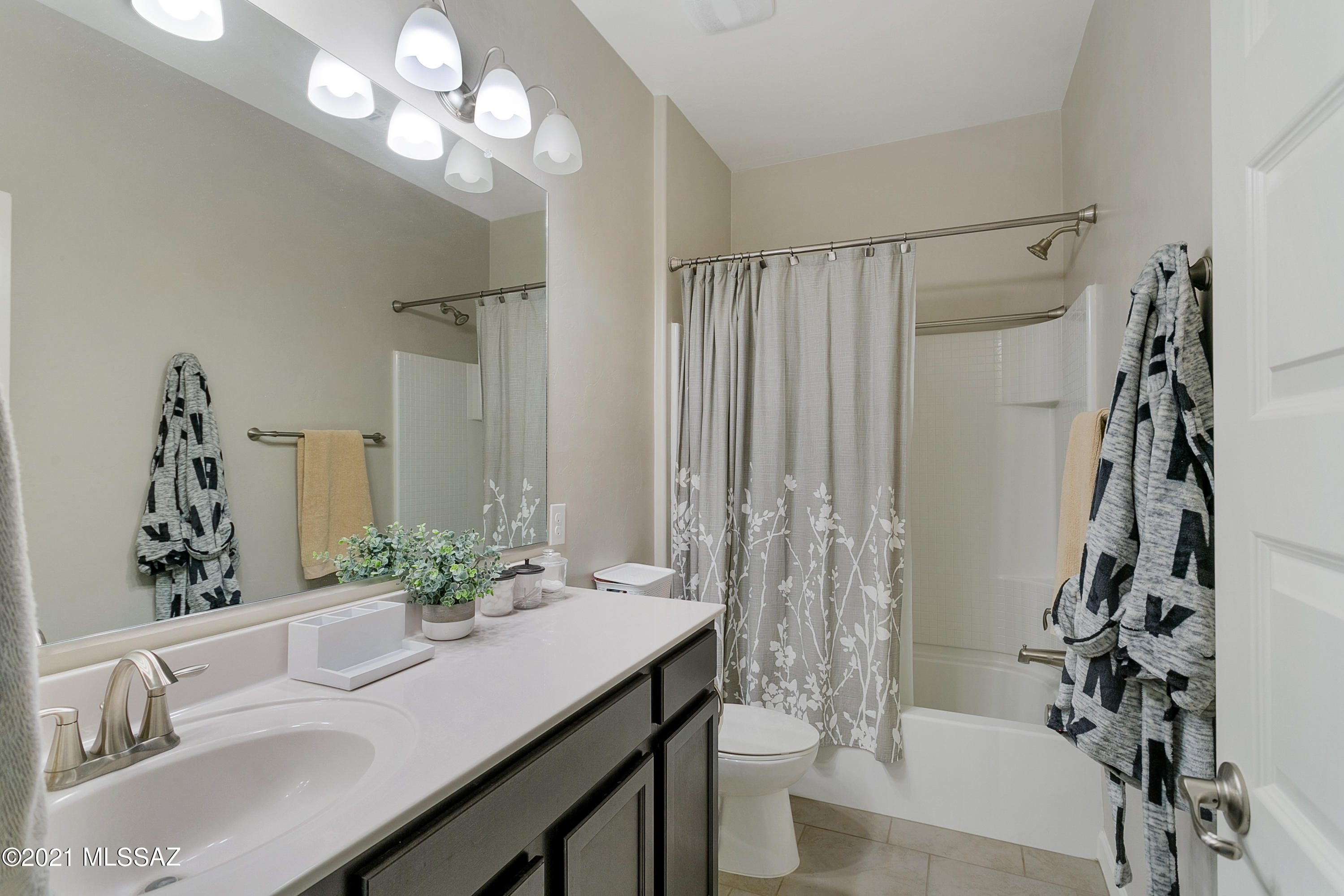 New Tucson Unit NO. 5 (1-312) - Residential