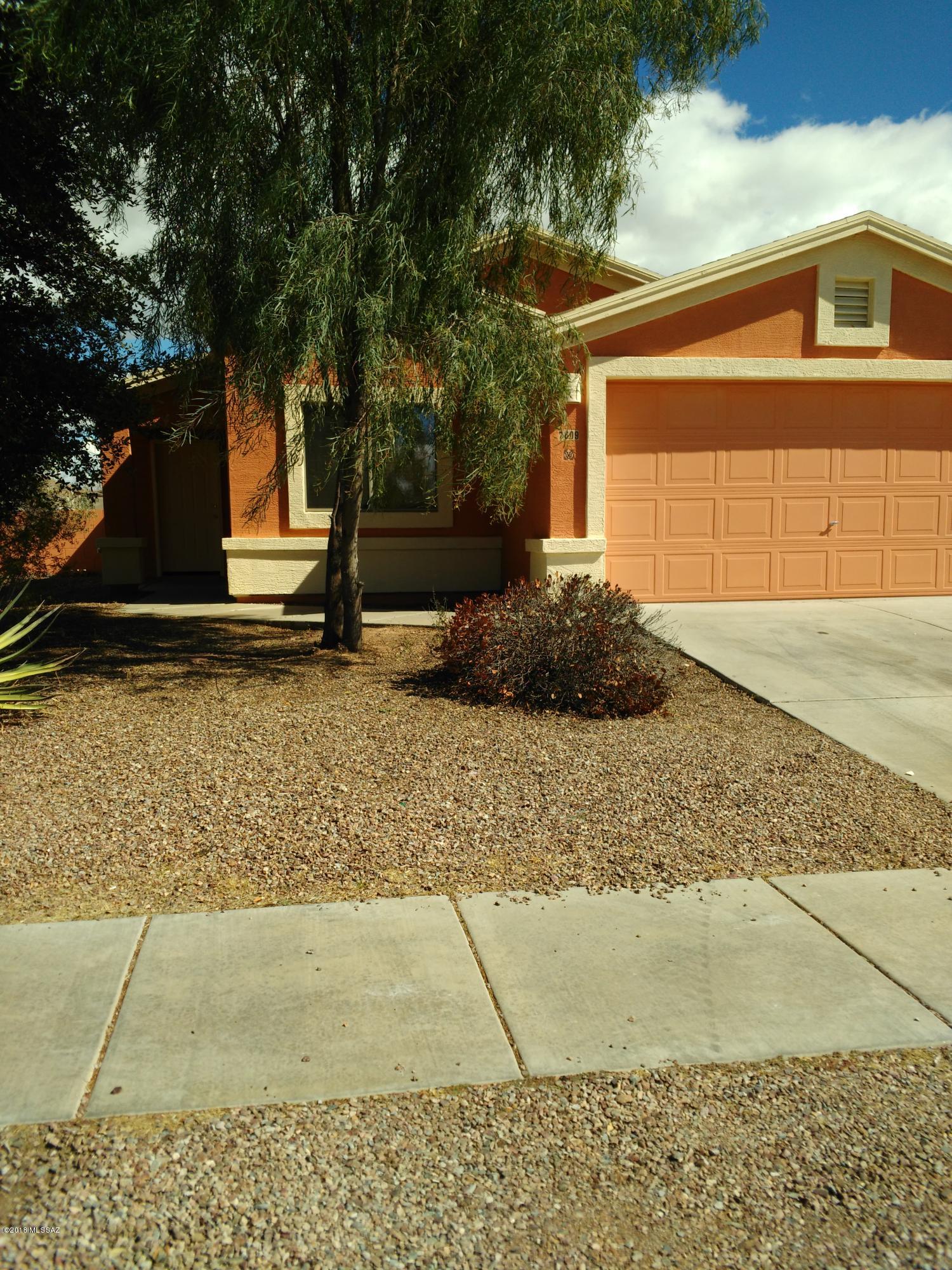 Move-in Ready!! Beautiful home with vaulted ceilings, large living area, and eat-in kitchen.  New tile flooring in living areas and new carpet in bedrooms. Fresh two-tone interior and exterior paint throughout.  New 
appliances, lots of counter space and pantry in kitchen. Also has a good size laundry room with shelves and covered patio.  Garage floor has epoxy paint.  Conveniently located to nearby dining, shopping, schools, parks and freeway.