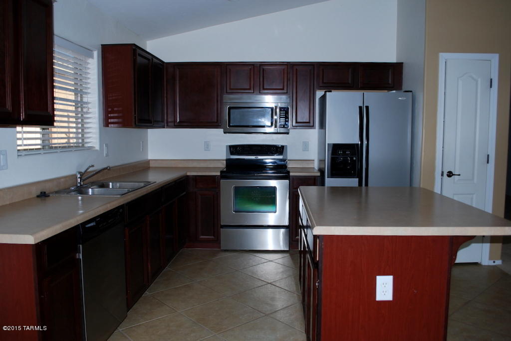 Rancho Del Lago (1-100) - Residential Lease