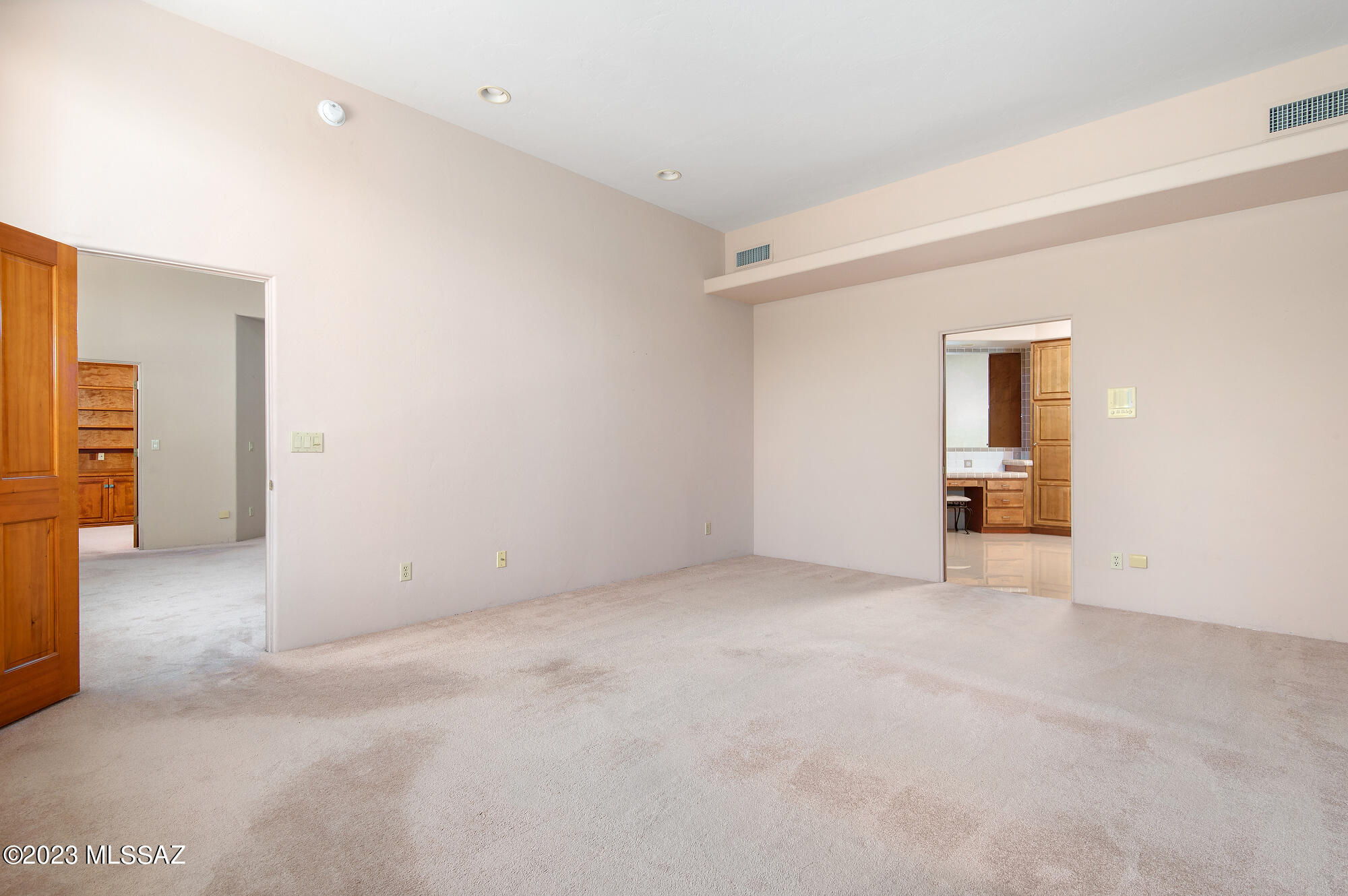 El Diamante II (1-40) - Residential