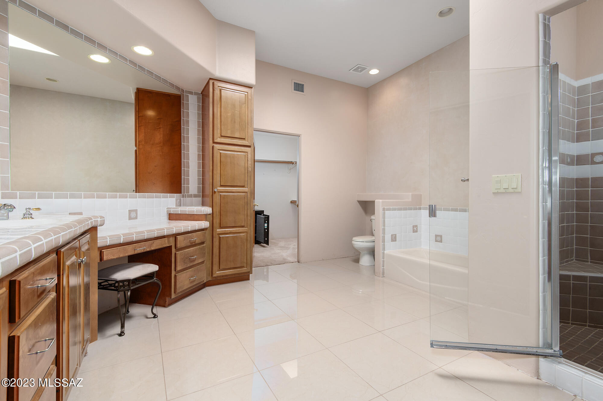 El Diamante II (1-40) - Residential