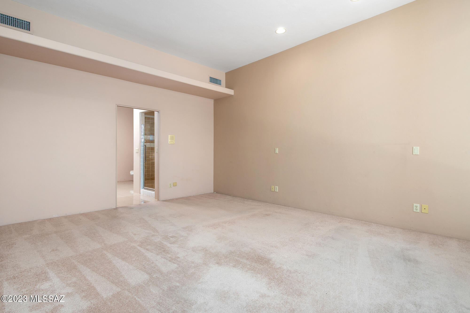 El Diamante II (1-40) - Residential