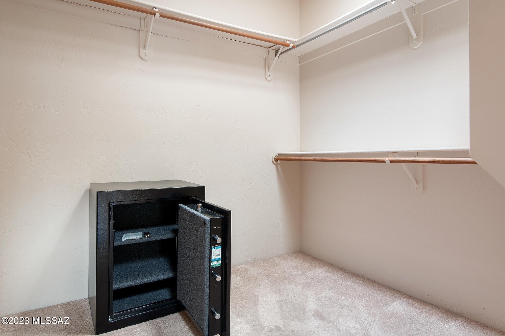 El Diamante II (1-40) - Residential