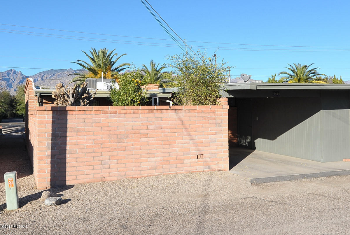 Spanish Village Th - Residential Lease
