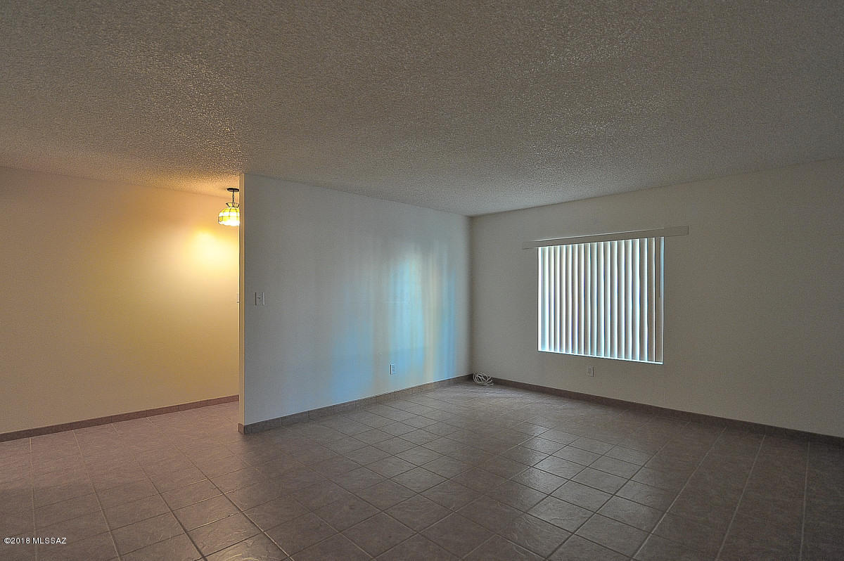 Spanish Village Th - Residential Lease