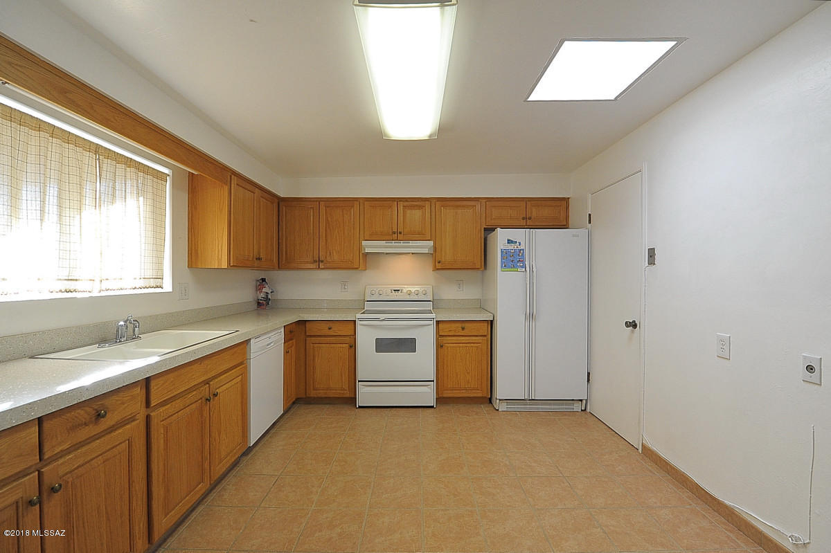 Spanish Village Th - Residential Lease
