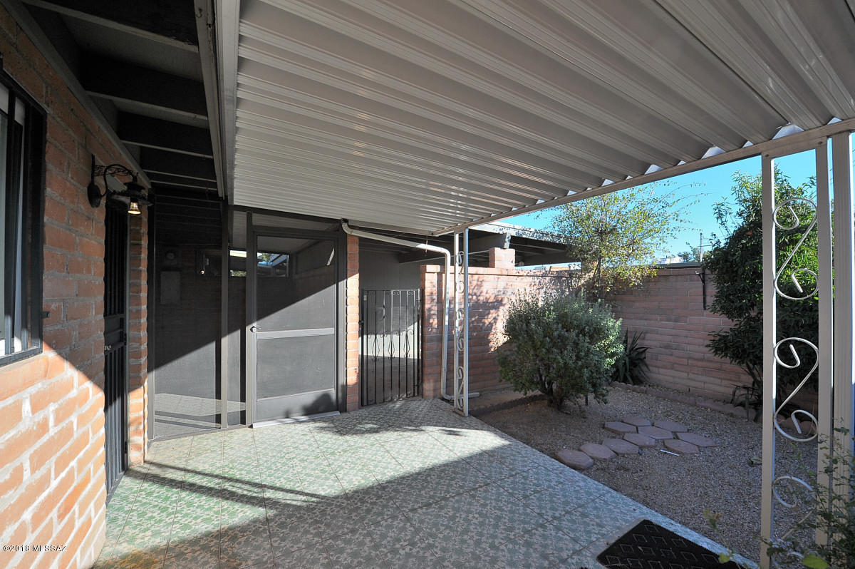 Spanish Village Th - Residential Lease