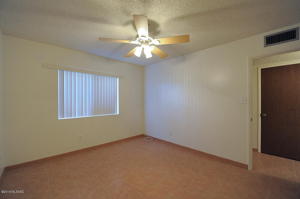 Spanish Village Th - Residential Lease