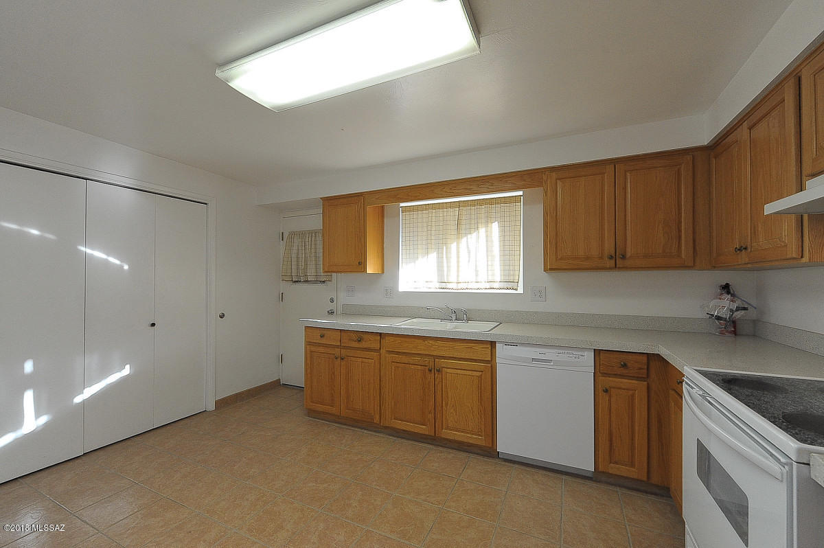 Spanish Village Th - Residential Lease