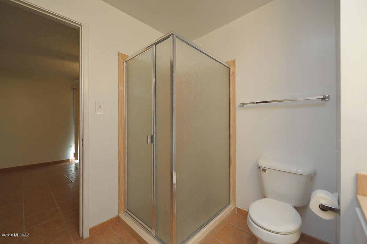 Spanish Village Th - Residential Lease