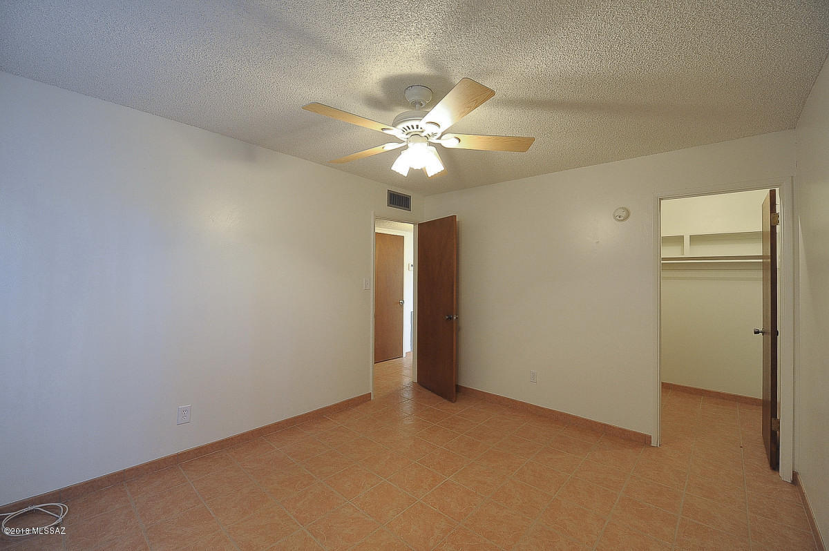 Spanish Village Th - Residential Lease