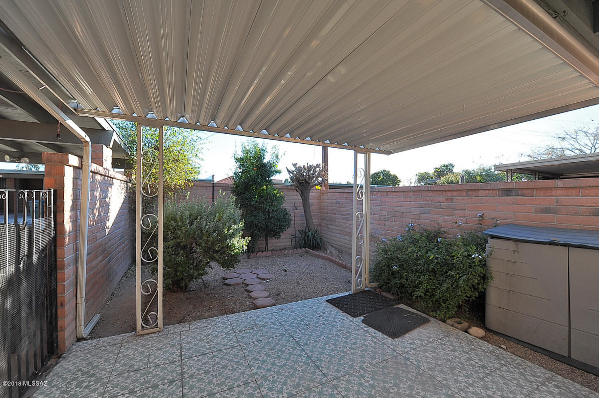 Spanish Village Th - Residential Lease