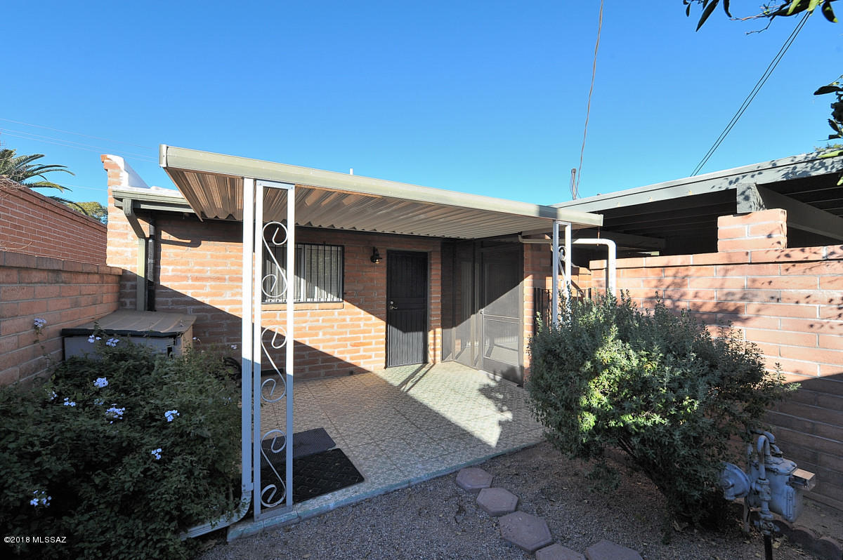 Spanish Village Th - Residential Lease