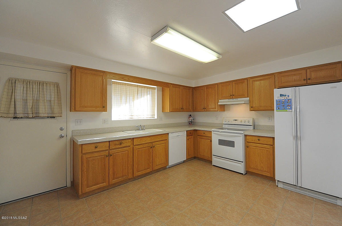 Spanish Village Th - Residential Lease