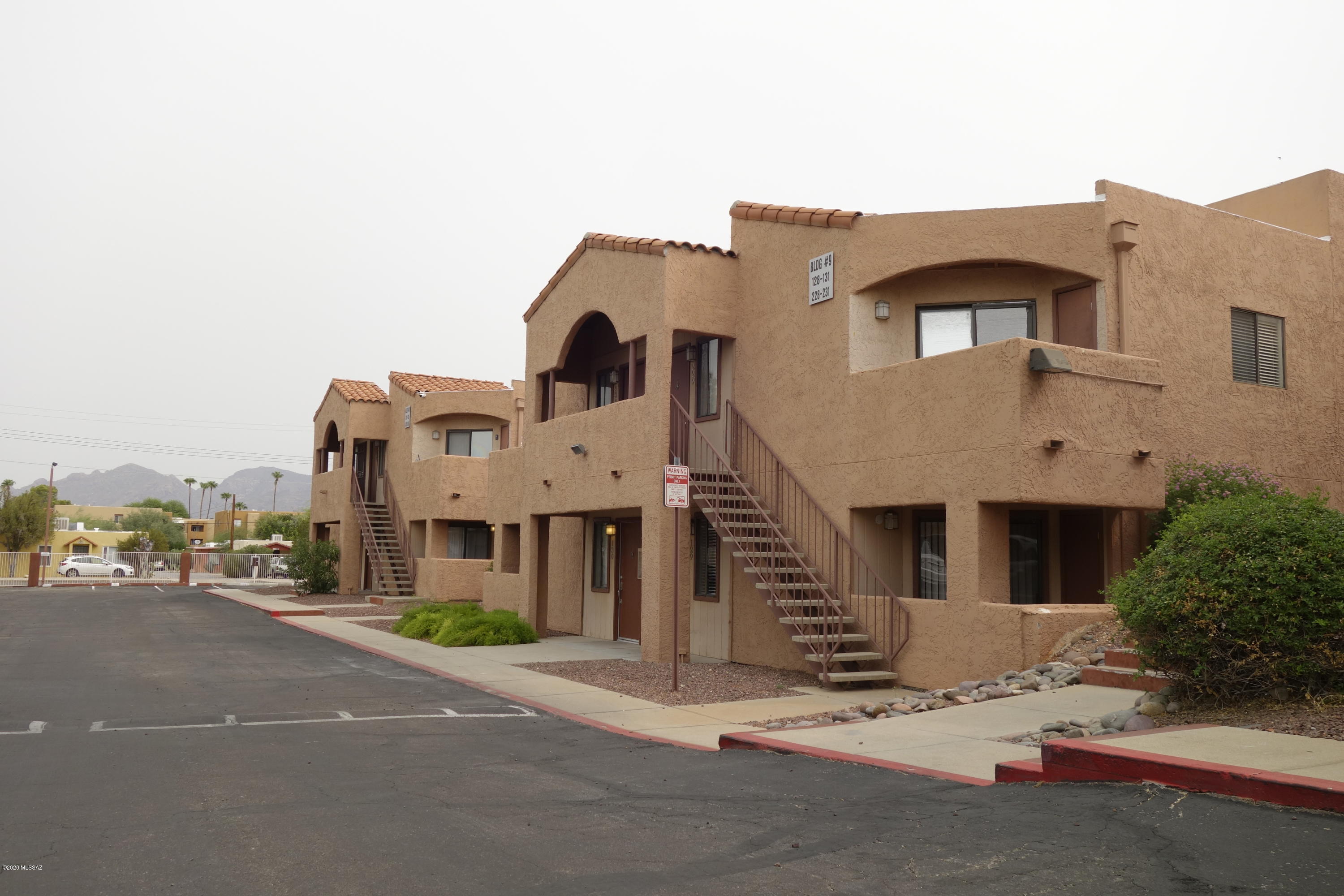 Move-in ready 1st floor condo in Copper Star Condominiums. Located near pool and recreational/common areas (fitness room, laundry room and club house). Complex is near UMC, U of A, Mountain Ave bike path, shopping and dining. All appliances and parking space convey through sale.