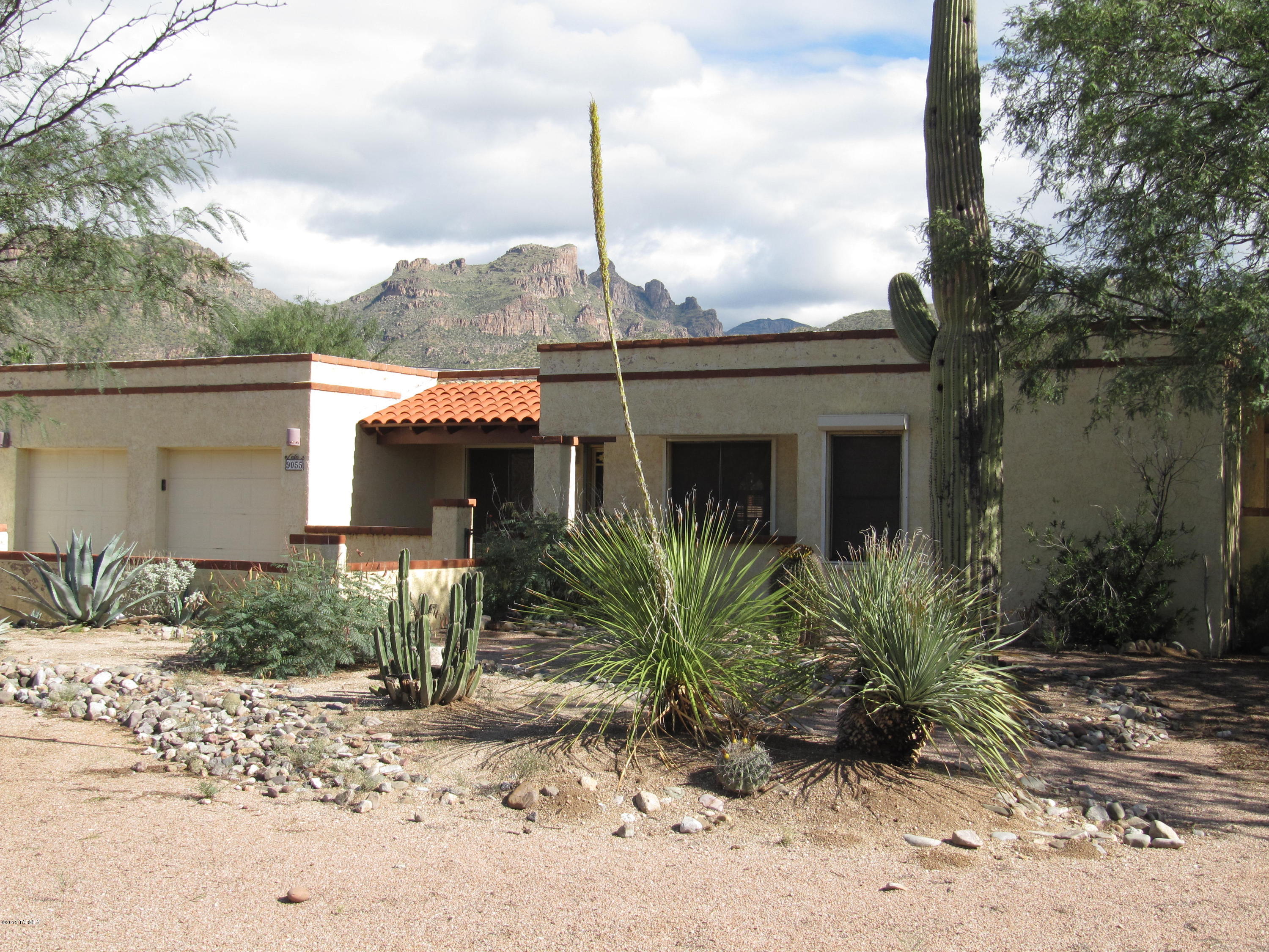 APPROVED Short Sale at $225K! What an  opportunity in Bear Creek Ranch! Pricing reflects the need for remodeling & TLC. Perfect for a Contractor! Must be able to close prior to December 31, 2015. Acceptable offer will be $225K CASH, $5K earnest money, AS IS,Short Sale Addendum, inspections satisfied with a COE by December 18th. WET SIGNATURES ONLY! Call listing agent for details.
