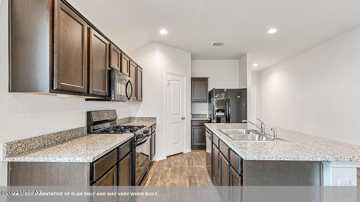 Saguaro Bloom SQ20180540069 - Residential