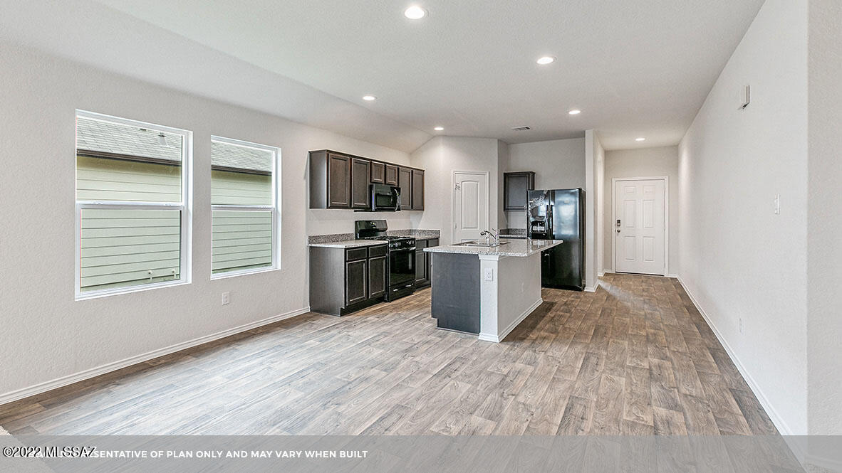 Saguaro Bloom SQ20180540069 - Residential