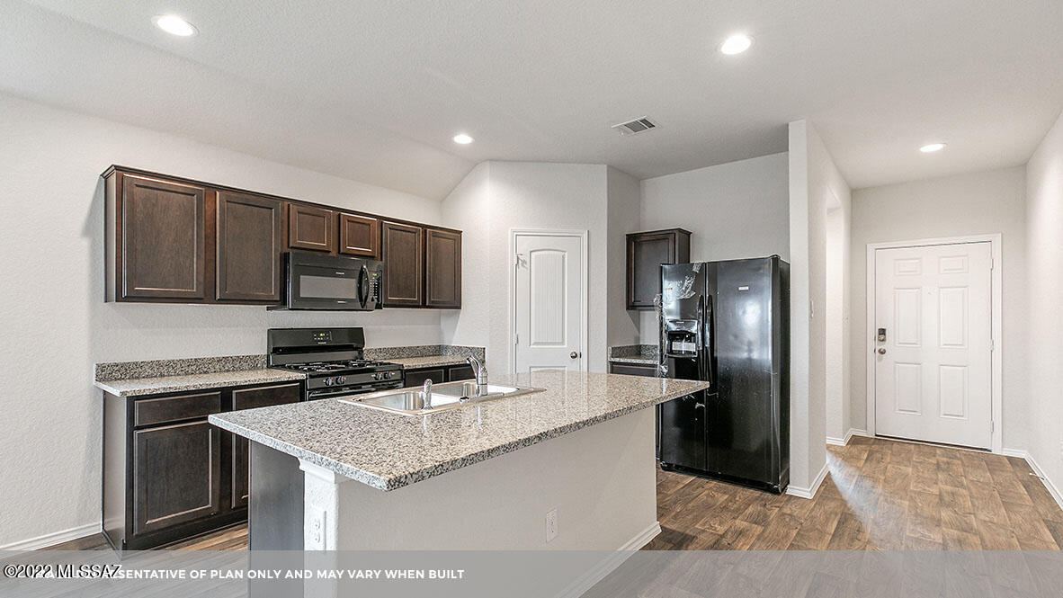 Saguaro Bloom SQ20180540069 - Residential