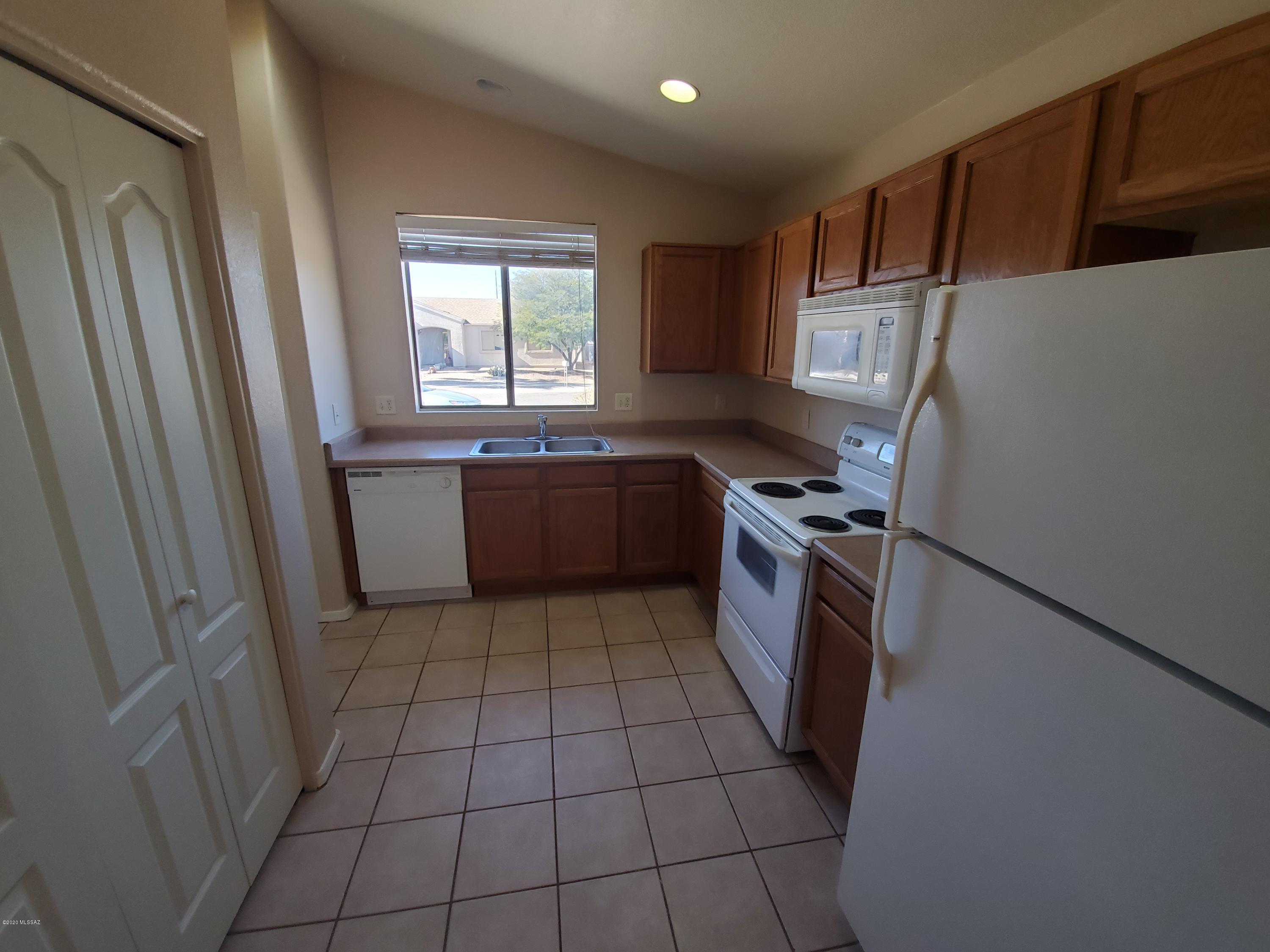 Wilmot Shadows (1-81) - Residential Lease