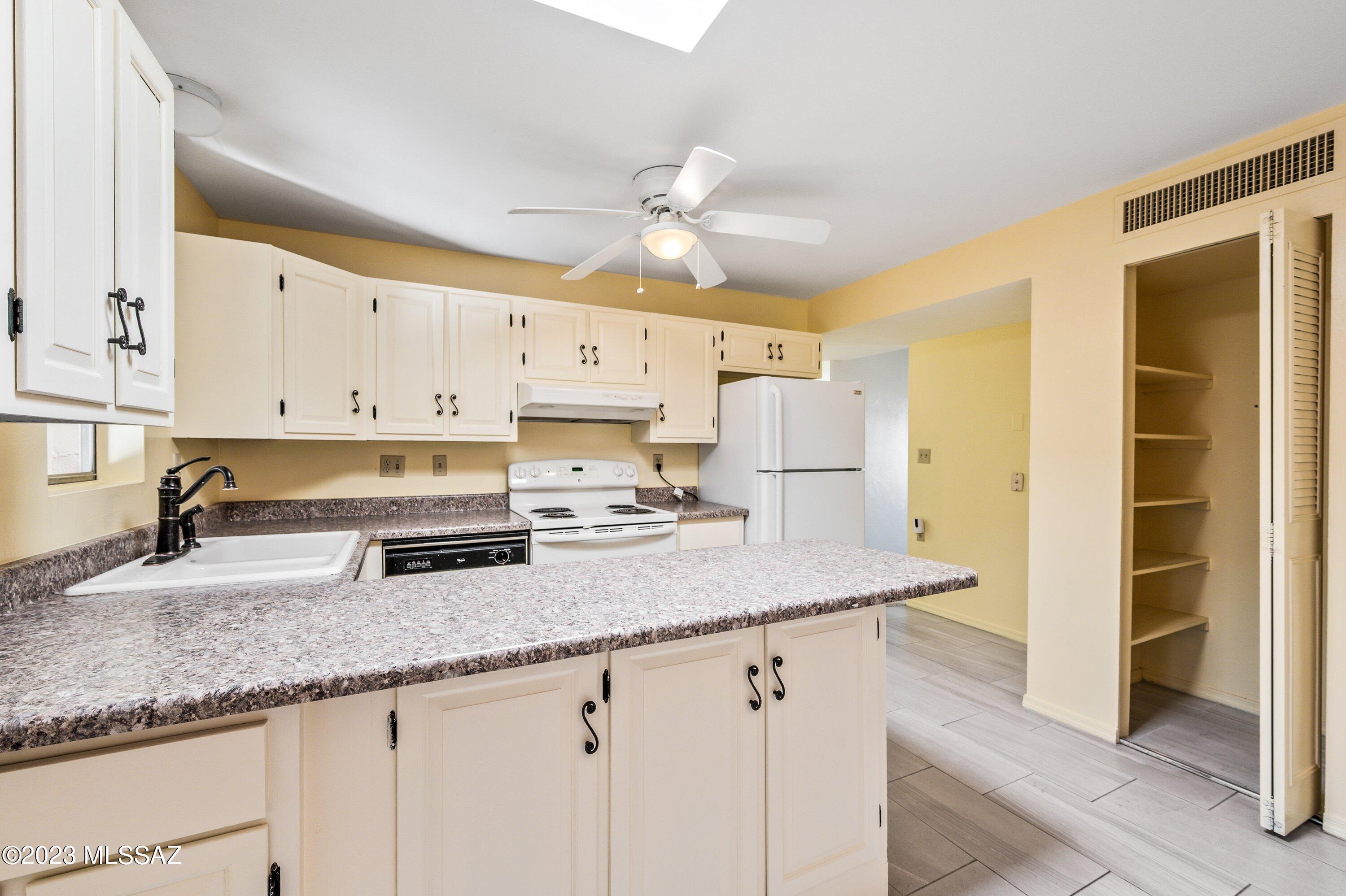 Verde Villas Condos - Residential