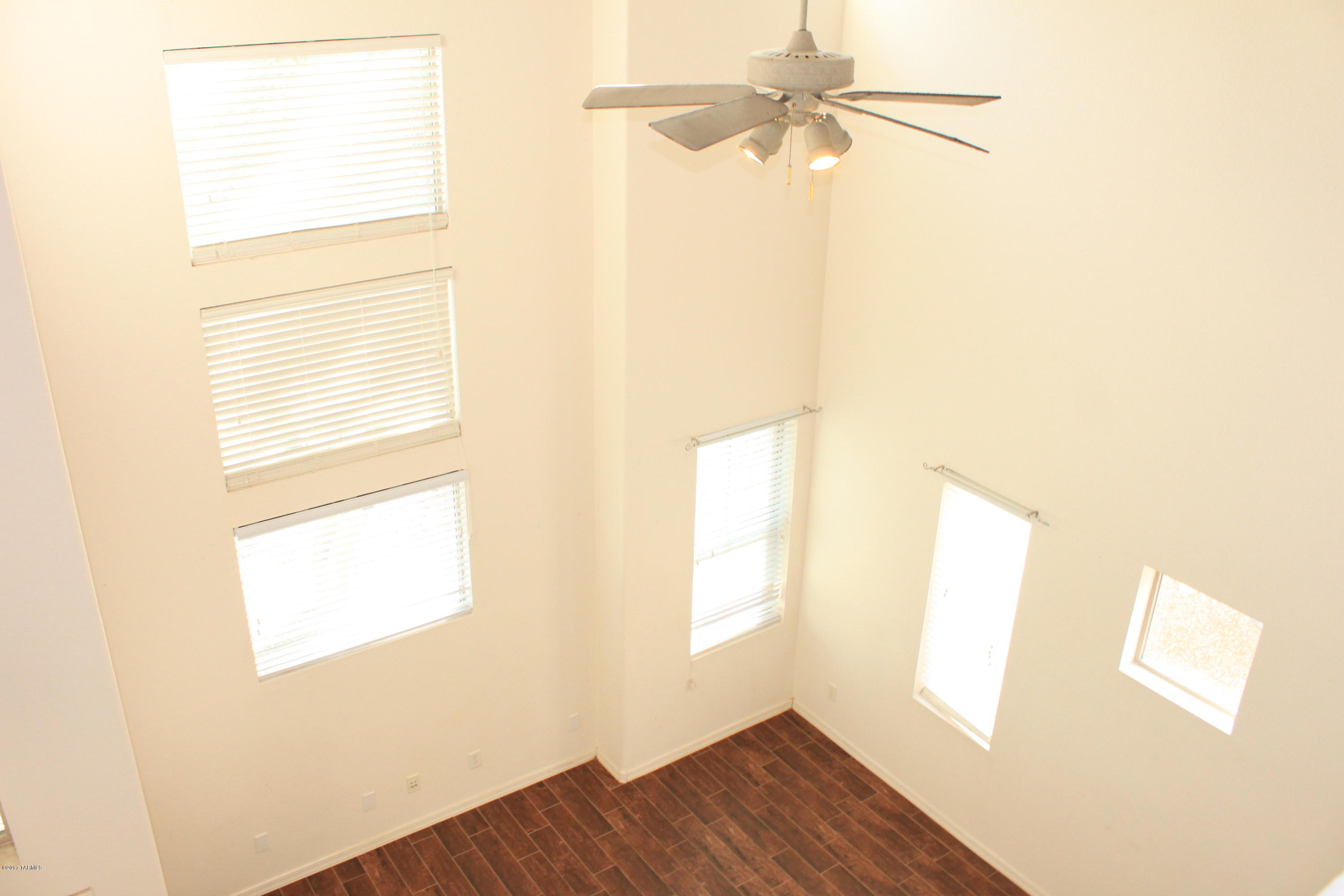 Presidio De Cancion (1-200) - Residential