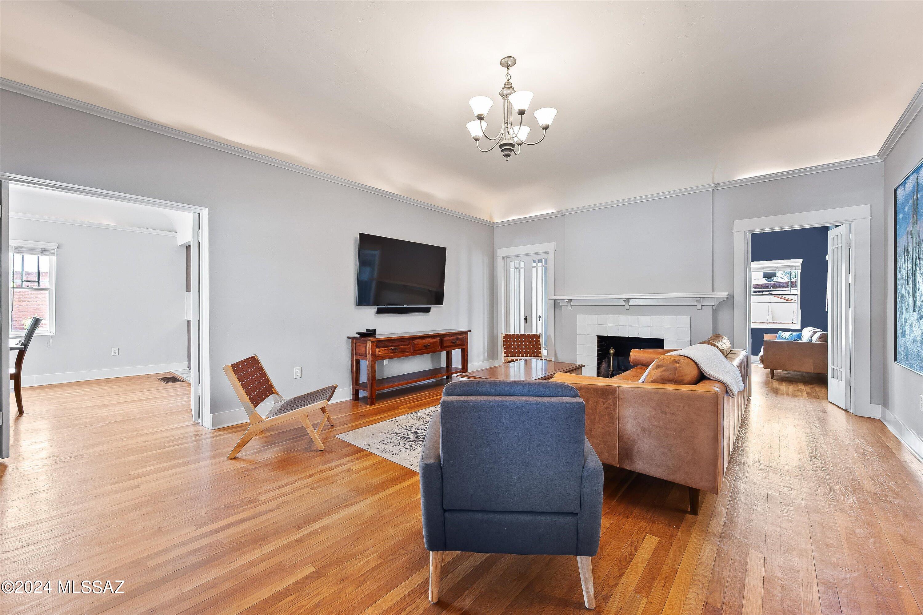 University Manor - Residential