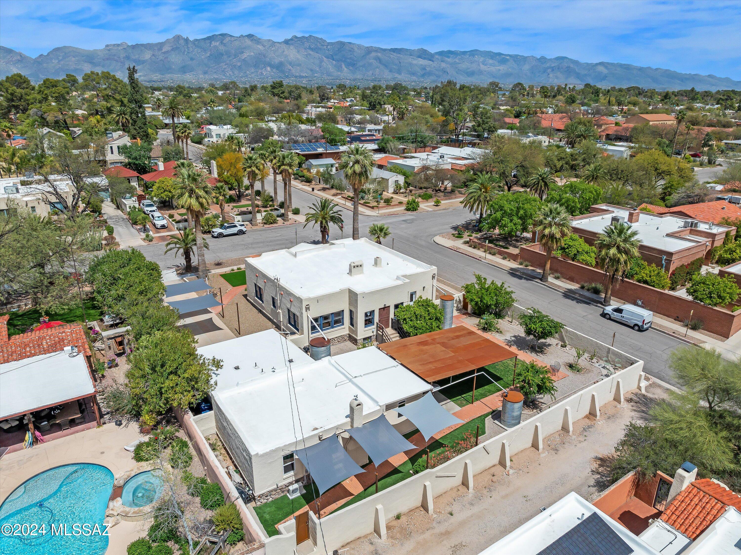 University Manor - Residential
