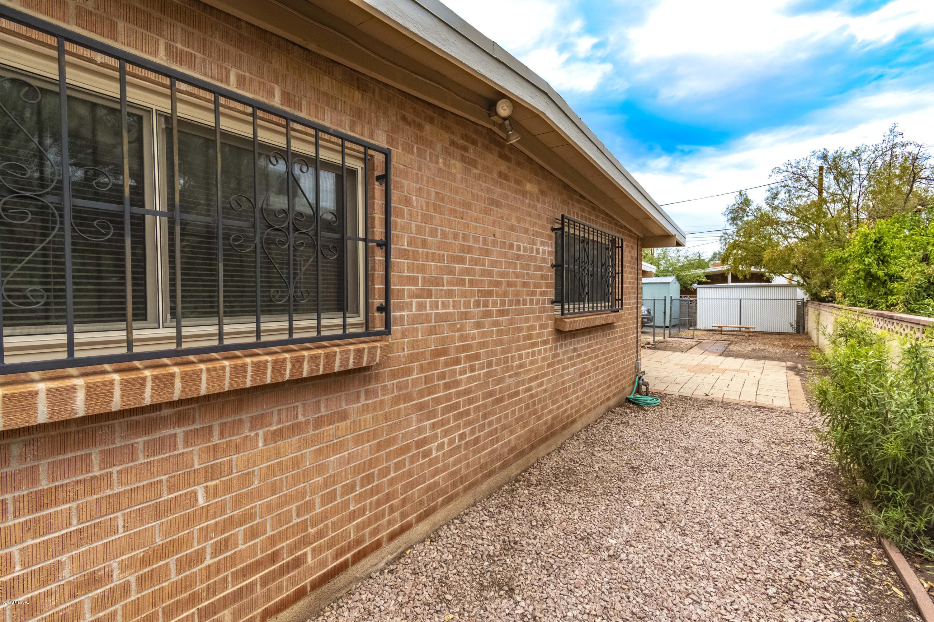 Campbell Ave. Acres - Residential