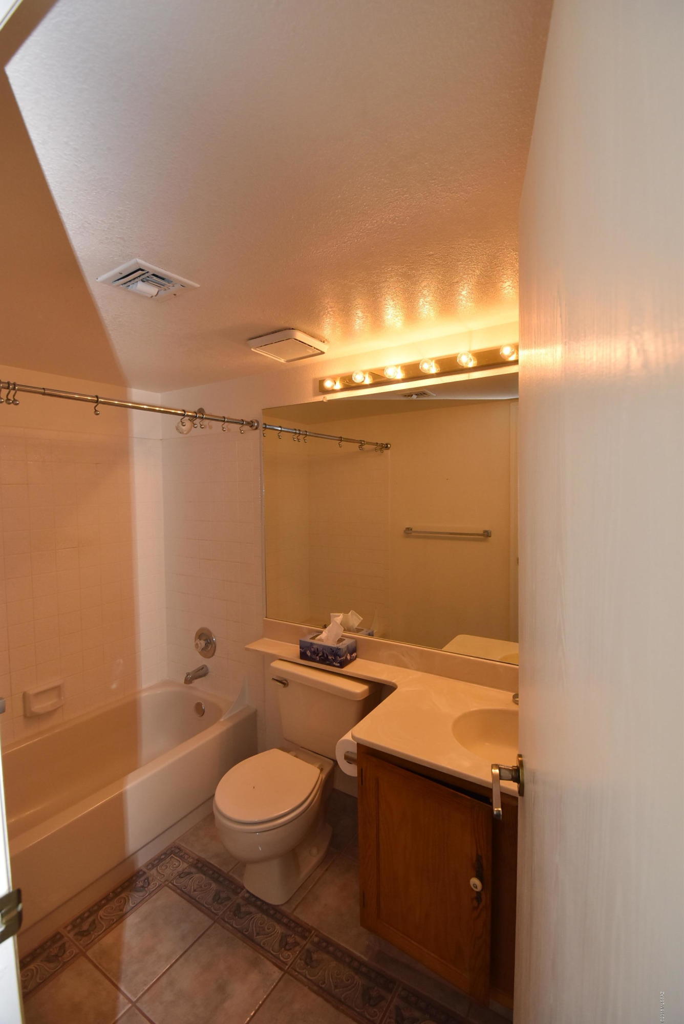 Oak Tree II at Midvale (273-519) - Residential Lease